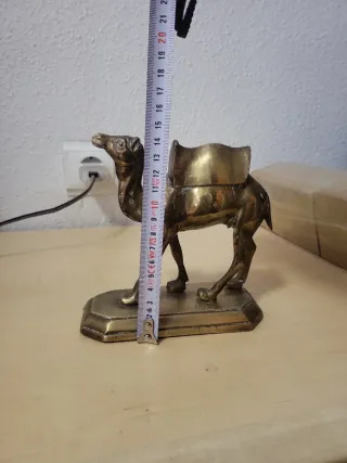Figura camello bronce/latón
