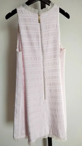 Vestido de color rosa pálida