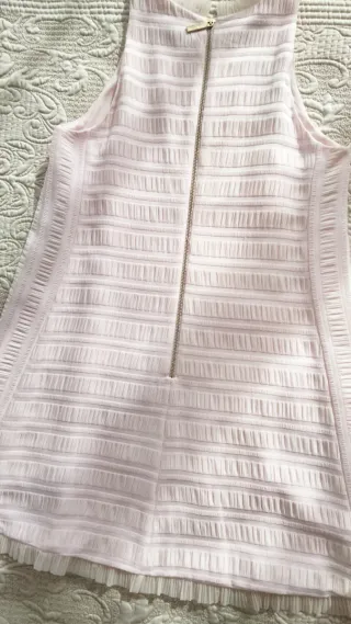 Vestido de color rosa pálida