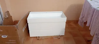 Mueble de lavabo Sklum blanco.