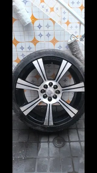 Llantas Momo Predator 4x100 y 4x108