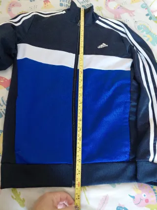 Chándal Adidas niño Talla 8-10 aprox.