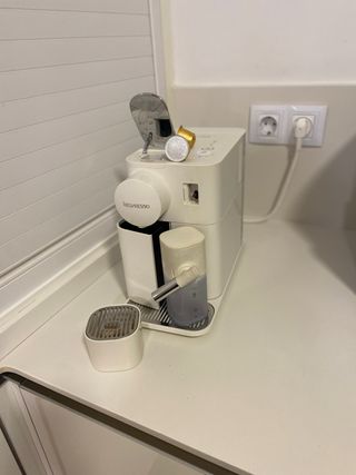 Cafetera de cápsulas Nespresso DeLonghi