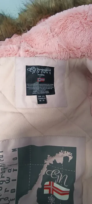 Chaqueta Norway rosa con capucha nueva