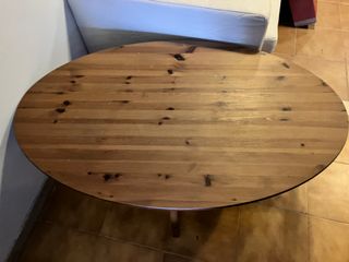 Mesa de centro de madera ovalada