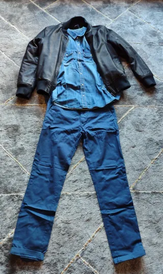 Conjunto Pantalón chino, camisa y bomber