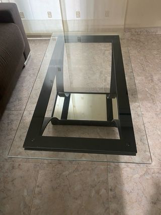 Mesas de hierro y cristal