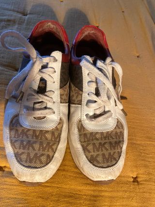 Zapatillas Michael Kors Marrón/Blanco y granate