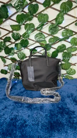 Bolso Tommy Hilfiger Negro, nuevo, precio negociab