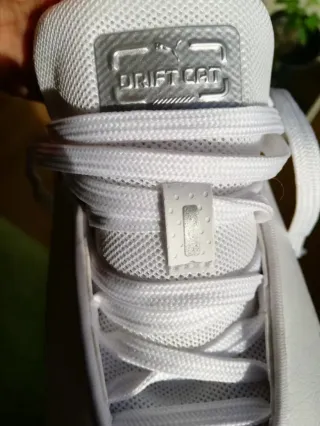 Zapatillas Puma Ferrari Blancas y Rojas