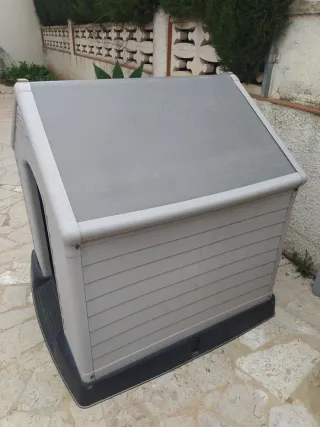 Caseta perro grande beige y negra