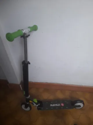 Patinete RollRun Negro y Verde