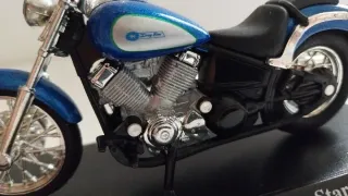 Moto Yamaha 650 XVS Drag Star. Maisto.