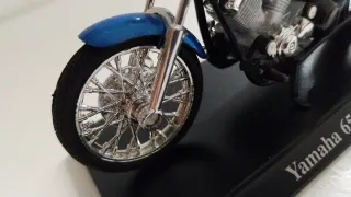 Moto Yamaha 650 XVS Drag Star. Maisto.