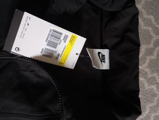 Chaqueta cortavientos Nike negra