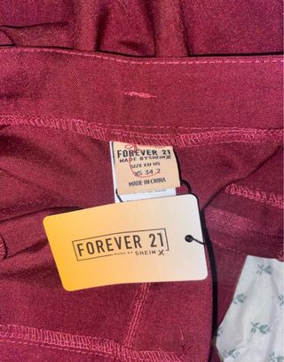 Calças SHEIN bordô XS com etiqueta