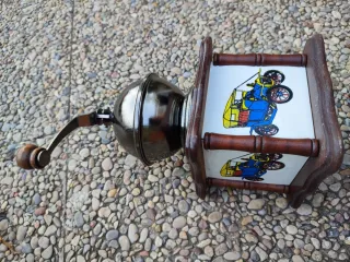 Molinillo de café antiguo madera y metal