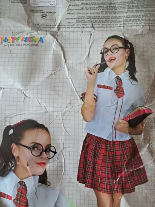 Disfraz colegiala  Dispongo de 3 + en mi perfil