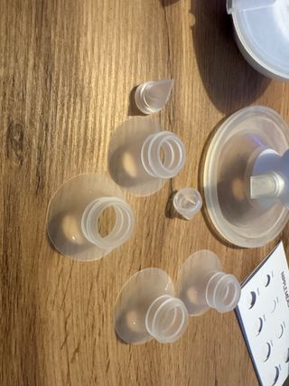 Momcozy M5 Sacaleches Manos Libres 2 unidades