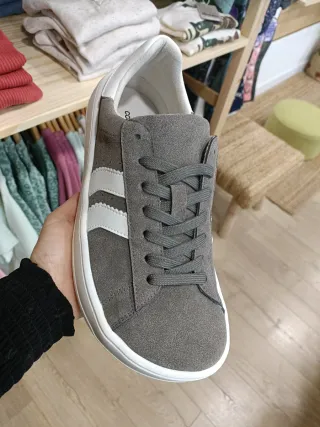 Zapatillas Gioseppo rosas y blancas