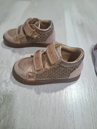 Lote 4 pares zapatos niña