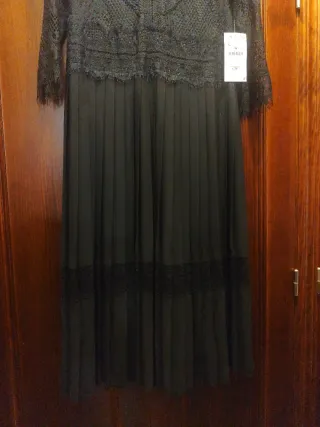 Vestido Zara Negro Encaje y Plisado Talla L
