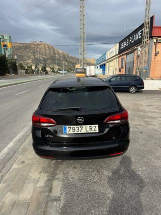 Opel Astra 2021