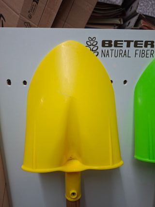 Palas de playa infantiles (amarilla y verde)