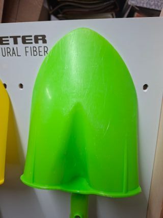 Palas de playa infantiles (amarilla y verde)