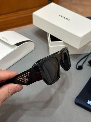 Gafas de sol Prada negras