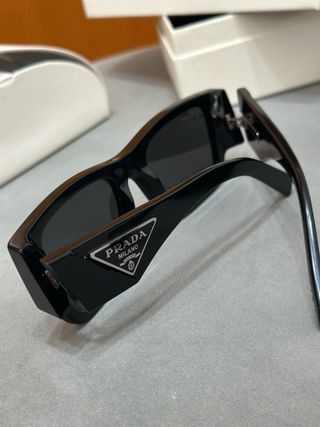 Gafas de sol Prada negras