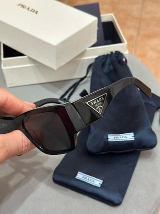 Gafas de sol Prada negras
