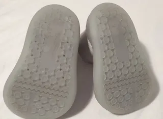 Zapatos bebé talla 20