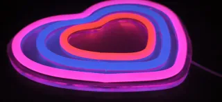 Lampada Neon LED "CUORE" multicolor