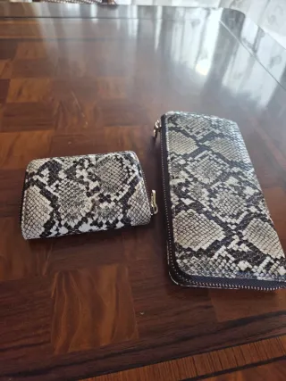 Monedero Tous estampado serpiente