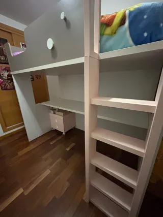Cama estilo litera con escritorio + cajonera