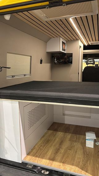 Peugeot Boxer Camper 2017 H2 • 138.000 km • Solar;