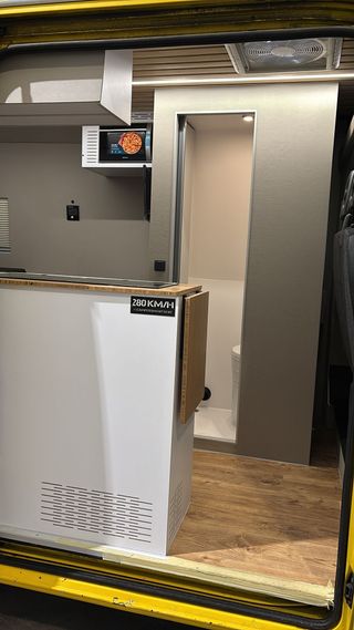 Peugeot Boxer Camper 2017 H2 • 138.000 km • Solar;