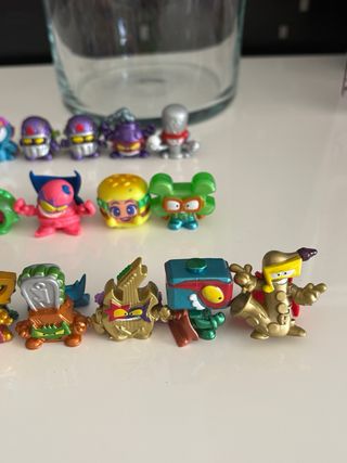 Colección 39 Superthings + Caja Metálica