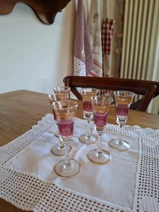 Bicchierini da rosolio antichi decorati oro