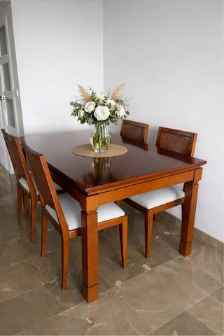 Mesa de comedor de madera maciza (no melamina)