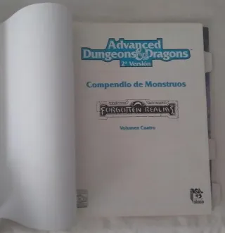 COMPENDIO DE MONSTRUOS VOLUMEN CUATRO JUEGO DE ROL