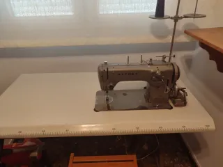 Máquina de coser industrial Refrey