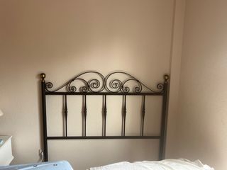 Cabezal de forja negro y dorado