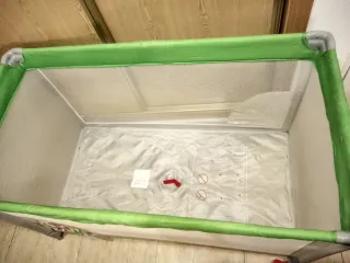 Cuna de viaje plegable