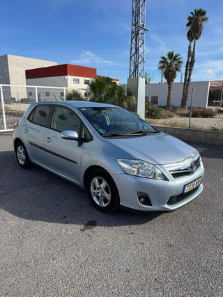 Toyota Auris 2011