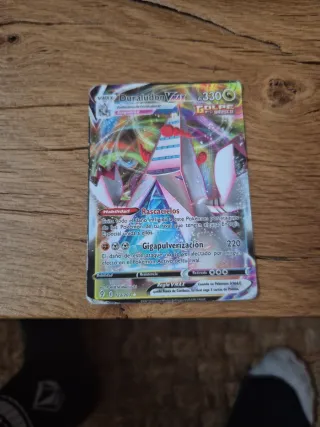 Carta Pokémon Duraludon VMAX 123/203 verdadera.