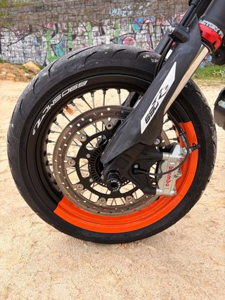 Moto KTM 690 SMC 2019 Supermotard