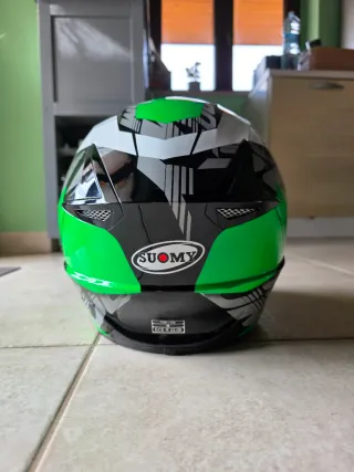 Casco Suomy Stellar, visiera oscurata