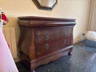 Cómoda clásica de madera